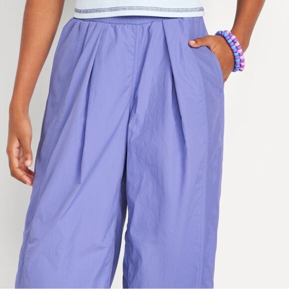 Old Navy Daydream High-Waisted Crinkle Wide-Leg Pants - Picture 6 of 9